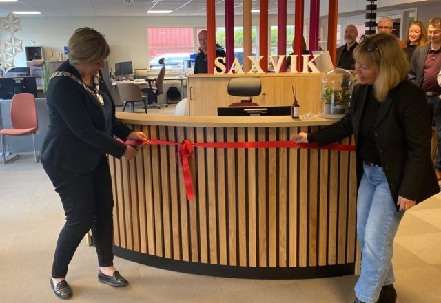 Ordøfrer Anne Berit Lein stod for den offisielle åpningen av Saxvik kontorsenter sine nyoppussede lokaler